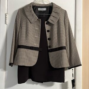 Beautifully detailed brand new skirt set